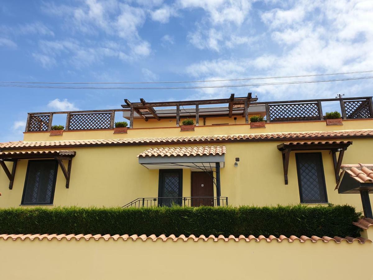 Fly In The World B&B Fiumicino Exteriör bild